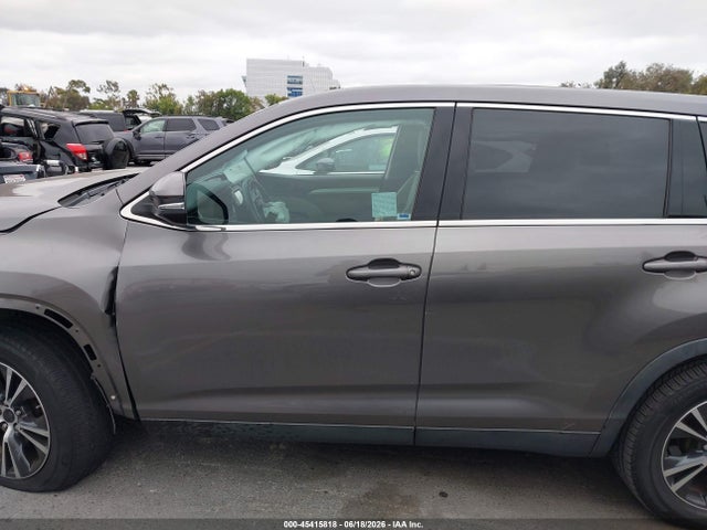 Toyota Highlander Le 2019 5TDZARFH6KS056594 Image 14