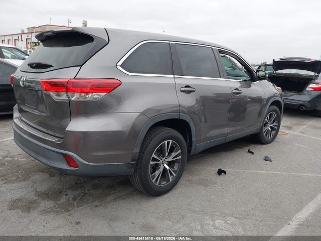 Toyota Highlander Le 2019 5TDZARFH6KS056594 Image 4