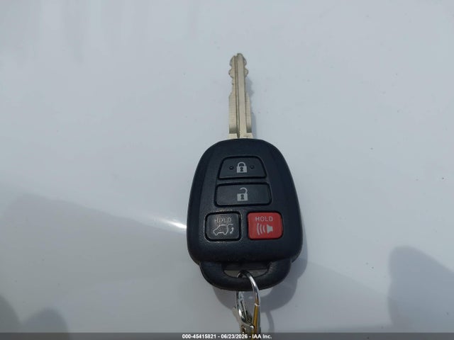 2T3RFREV9GW466160 Toyota Rav4 Xle