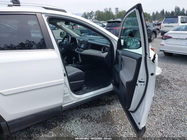 2T3RFREV9GW466160 Toyota Rav4 Xle