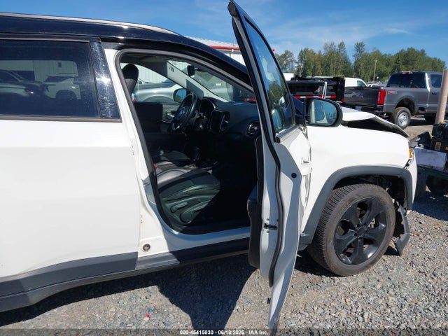 3C4NJDBB3JT432837 Jeep Compass Altitude 4x4
