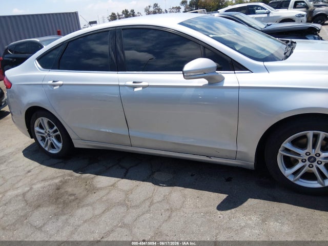 3FA6P0HD3JR198156 Ford FUSION SE