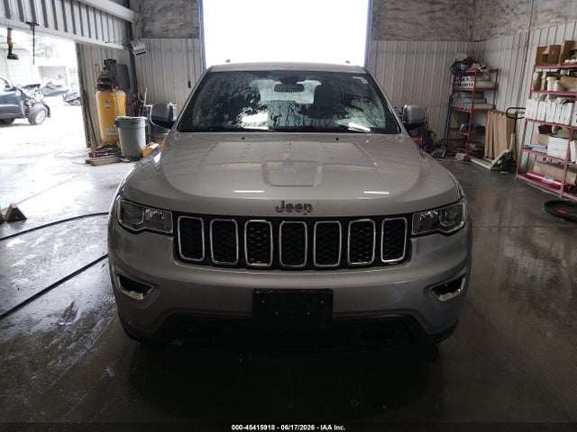 1C4RJFAG8JC161909 Jeep Grand Cherokee Laredo E 4x4