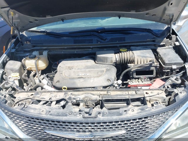 Chrysler Pacifica Touring-l 2017 2C4RC1BG9HR540527 Image 10