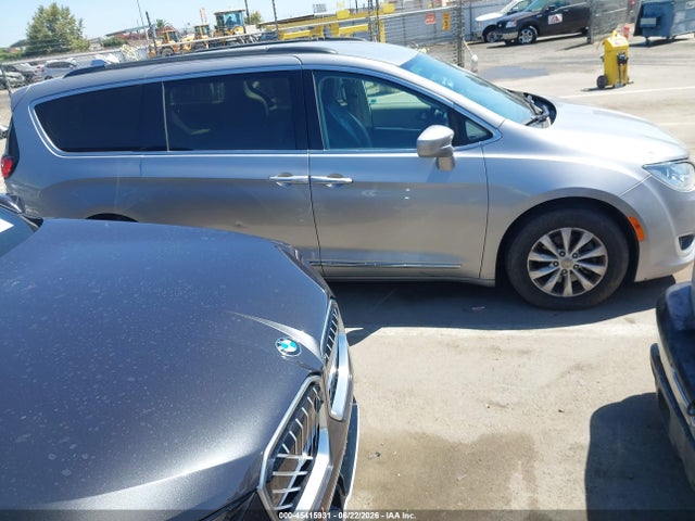 Chrysler Pacifica Touring-l 2017 2C4RC1BG9HR540527 Image 13