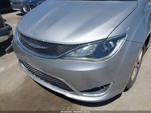 Chrysler Pacifica Touring-l 2017 2C4RC1BG9HR540527 Image 19