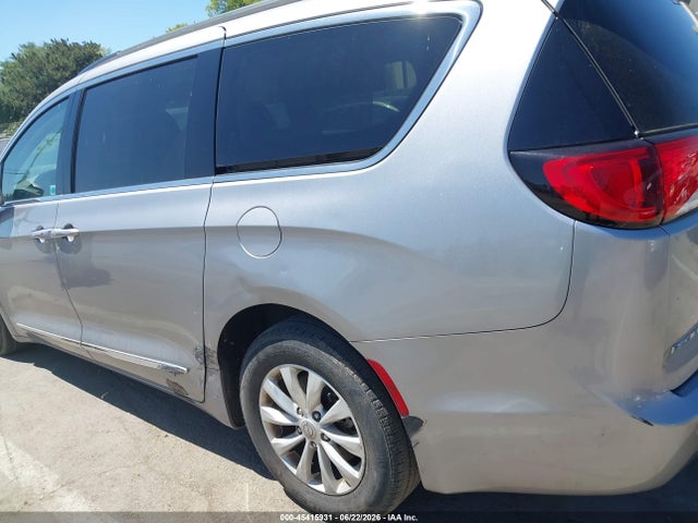 Chrysler Pacifica Touring-l 2017 2C4RC1BG9HR540527 Image 20