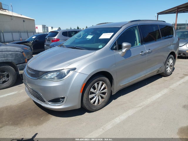 Chrysler Pacifica Touring-l 2017 2C4RC1BG9HR540527 Image 2