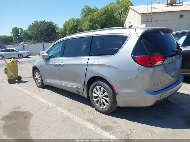 Chrysler Pacifica Touring-l 2017 2C4RC1BG9HR540527 Image 3