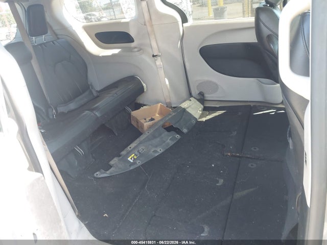 Chrysler Pacifica Touring-l 2017 2C4RC1BG9HR540527 Image 8