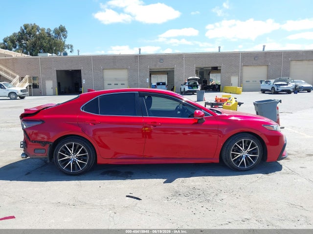 45415948 :رقم المزاد ، 4T1T11AK9MU430832 vin ، 2021 Toyota Camry Se مزاد بيع
