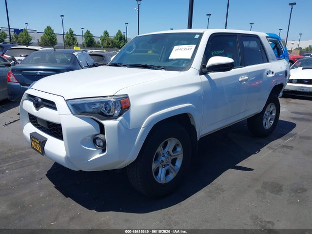 Toyota 4RUNNER SR5 2024 JTEEU5JR2R5309145 Image 2