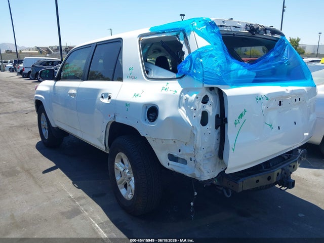 Toyota 4RUNNER SR5 2024 JTEEU5JR2R5309145 Image 3