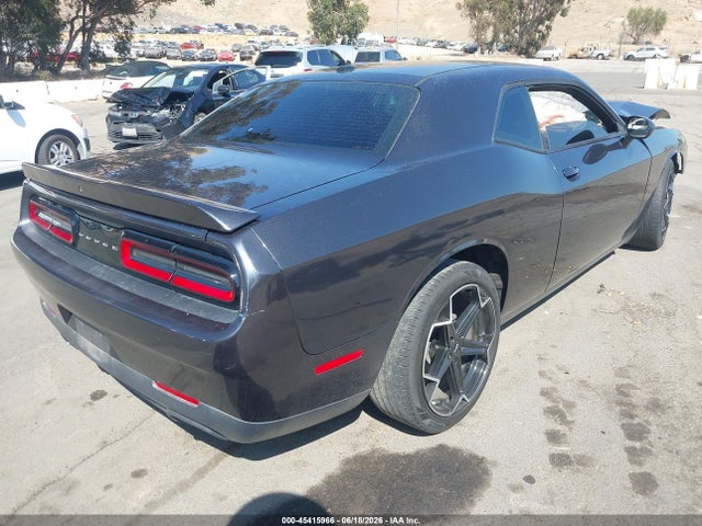 Dodge Challenger Sxt 2018 2C3CDZAG1JH245876 Image 4