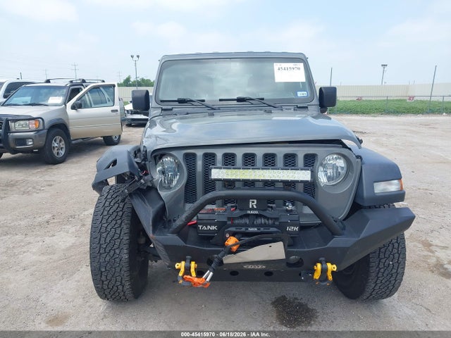 1C4HJXDG2JW196358 Jeep Wrangler Unlimited Sport S 4x4