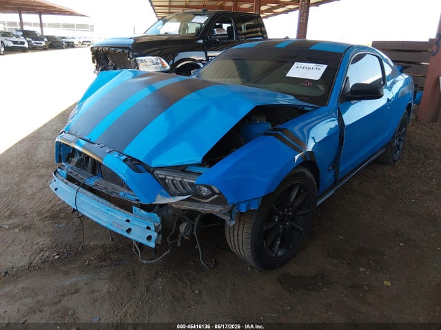 Ford Mustang V6 2014 1ZVBP8AM5E5241189 Image 2