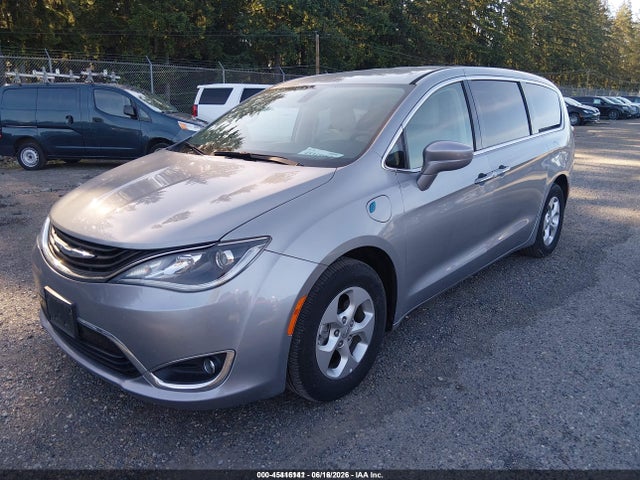 Chrysler Pacifica Hybrid Touring Plus 2018 2C4RC1H79JR311665 Image 2