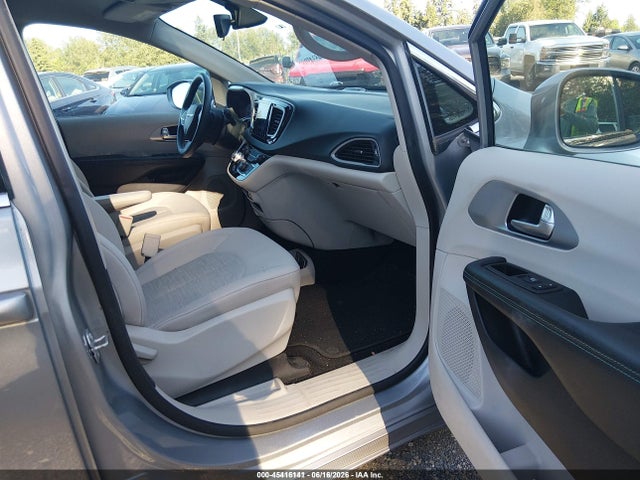 Chrysler Pacifica Hybrid Touring Plus 2018 2C4RC1H79JR311665 Image 5