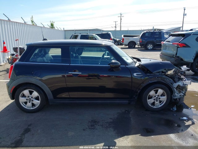 WMWXP5C38H2D16873 Mini Hardtop Cooper