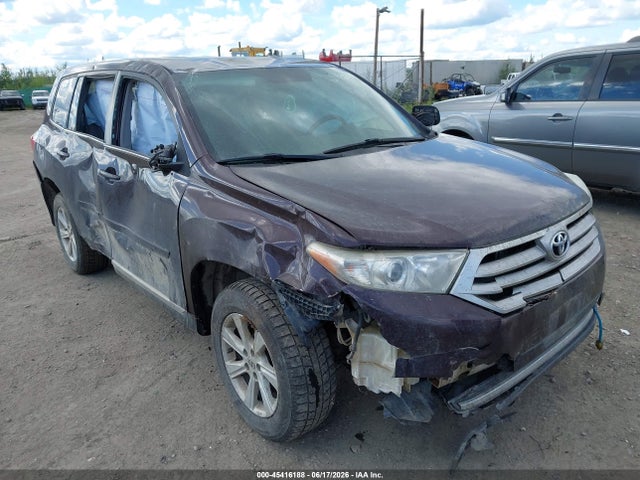 2013 Toyota Highlander Base V6 მანქანა იყიდება აუქციონზე, vin: 5TDBK3EH5DS205626, აუქციონის ნომერი: 45416188