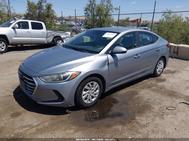 Hyundai ELANTRA SE 2017 5NPD74LF2HH164191 Image 2