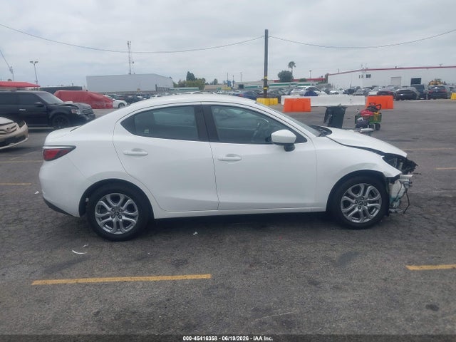 3MYDLBYV8HY173692 Toyota YARIS IA
