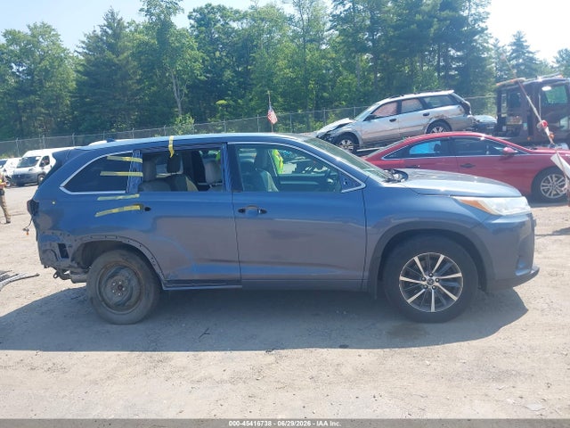 5TDJZRFH1JS817942 Toyota Highlander Xle