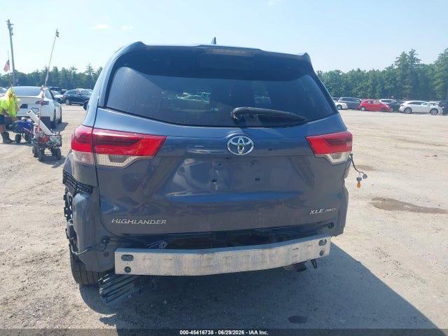 5TDJZRFH1JS817942 Toyota Highlander Xle