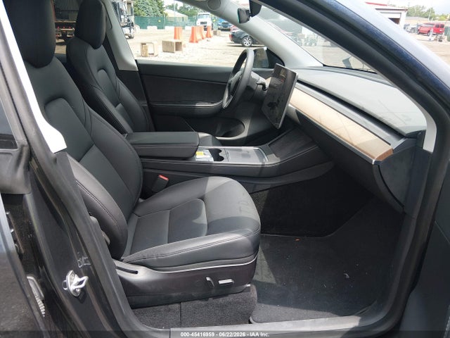 45416959 :رقم المزاد ، 5YJYGDEE2MF187887 vin ، 2021 Tesla Model Y Long Range Dual Motor All-wheel Drive مزاد بيع