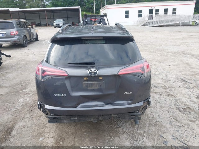 JTMWFREV9JJ748145 Toyota Rav4 Xle