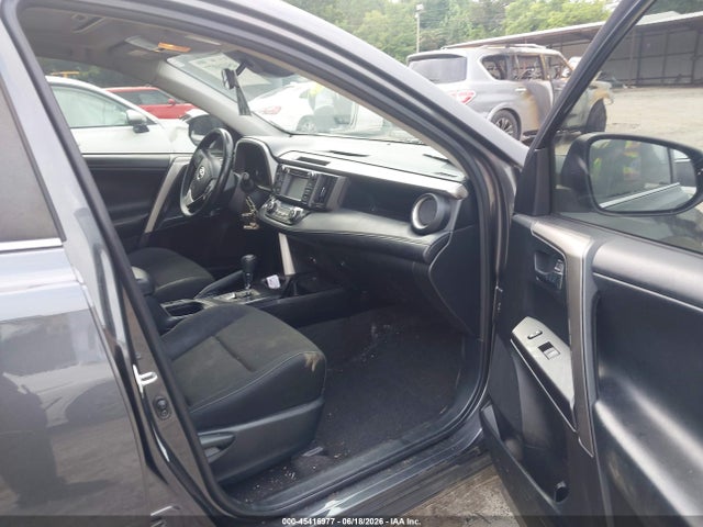 JTMWFREV9JJ748145 Toyota Rav4 Xle