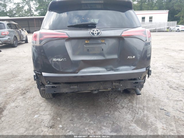 JTMWFREV9JJ748145 Toyota Rav4 Xle