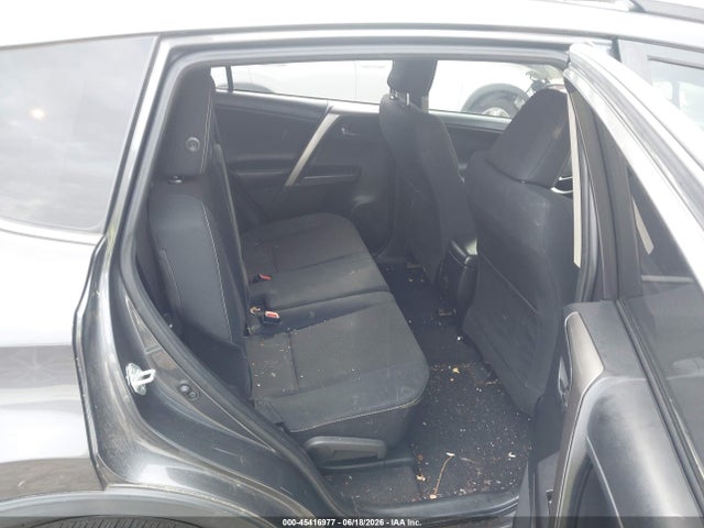 JTMWFREV9JJ748145 Toyota Rav4 Xle