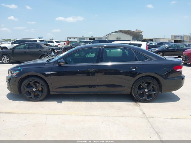 1VWMA7A38NC000976 Volkswagen Passat 2.0t R-line