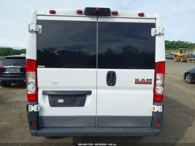45417228 :رقم المزاد ، 3C6TRVAG5JE100297 vin ، 2018 Ram Promaster 1500 Low Roof 136 Wb مزاد بيع