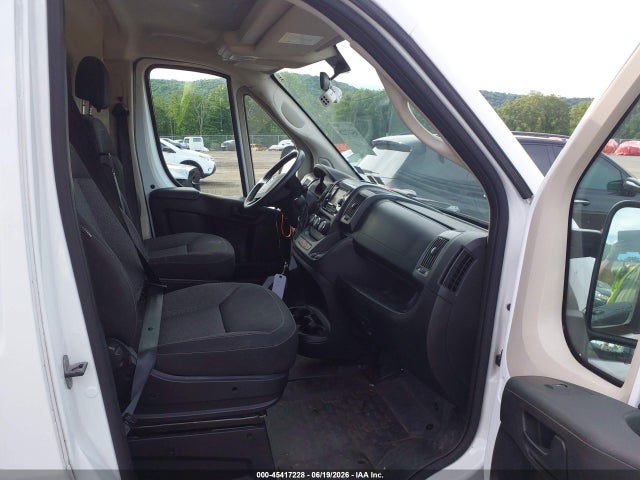 45417228 :رقم المزاد ، 3C6TRVAG5JE100297 vin ، 2018 Ram Promaster 1500 Low Roof 136 Wb مزاد بيع