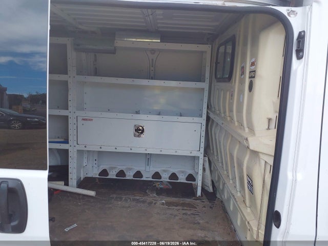 45417228 :رقم المزاد ، 3C6TRVAG5JE100297 vin ، 2018 Ram Promaster 1500 Low Roof 136 Wb مزاد بيع
