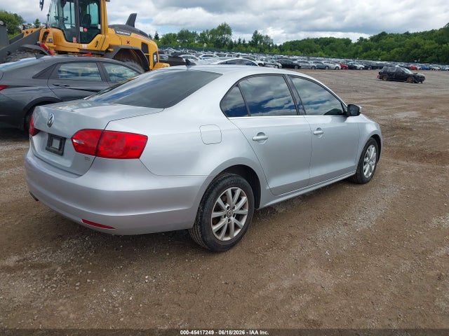 45417249 :رقم المزاد ، 3VWD07AJ9EM300073 vin ، 2014 Volkswagen Jetta 1.8t Se مزاد بيع