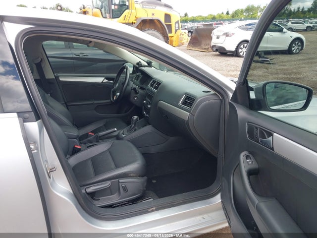 45417249 :رقم المزاد ، 3VWD07AJ9EM300073 vin ، 2014 Volkswagen Jetta 1.8t Se مزاد بيع