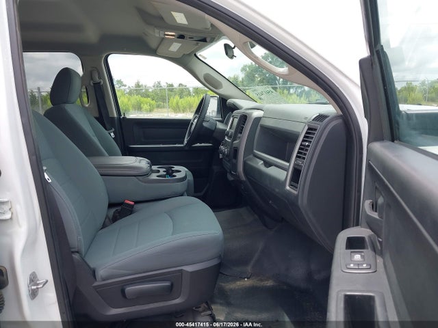 1C6RR6KG5HS768736 RAM 1500 Tradesman 4x2 5&#039;7 Box