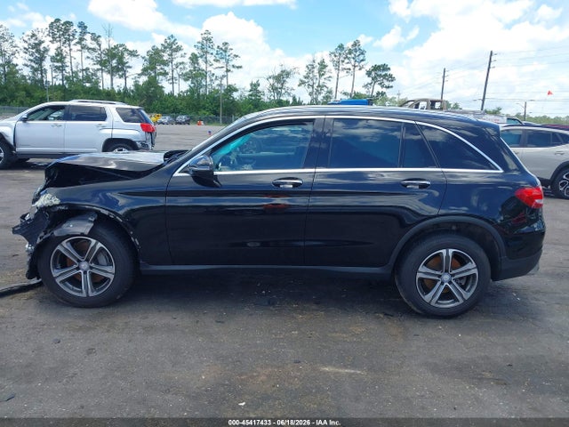 45417433 :رقم المزاد ، WDC0G4JB4HF185062 vin ، 2017 Mercedes-benz Glc 300 مزاد بيع