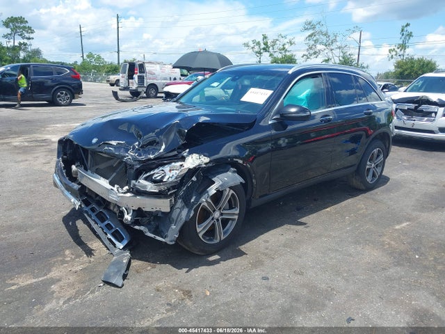 45417433 :رقم المزاد ، WDC0G4JB4HF185062 vin ، 2017 Mercedes-benz Glc 300 مزاد بيع