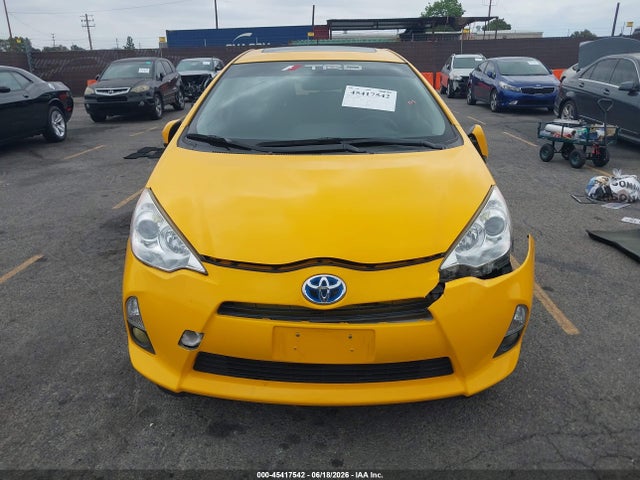 Toyota Prius C Four 2014 JTDKDTB33E1080465 Image 12