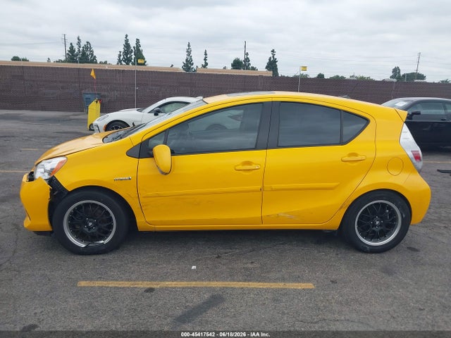 Toyota Prius C Four 2014 JTDKDTB33E1080465 Image 14