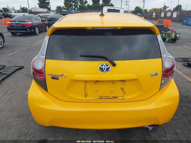 Toyota Prius C Four 2014 JTDKDTB33E1080465 Image 16