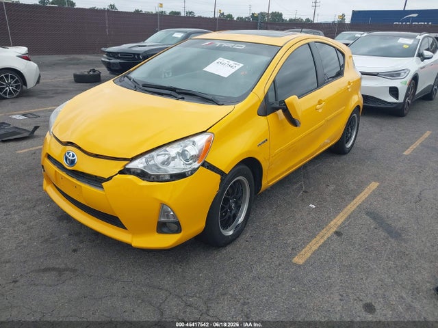 Toyota Prius C Four 2014 JTDKDTB33E1080465 Image 2