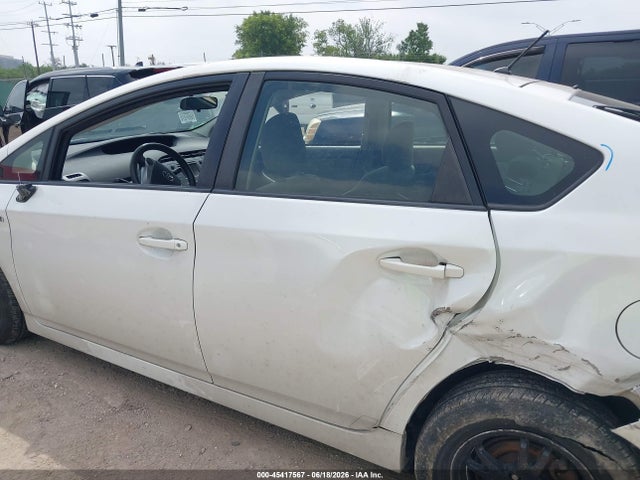 Toyota Prius Two 2014 JTDKN3DU1E1792072 Image 14
