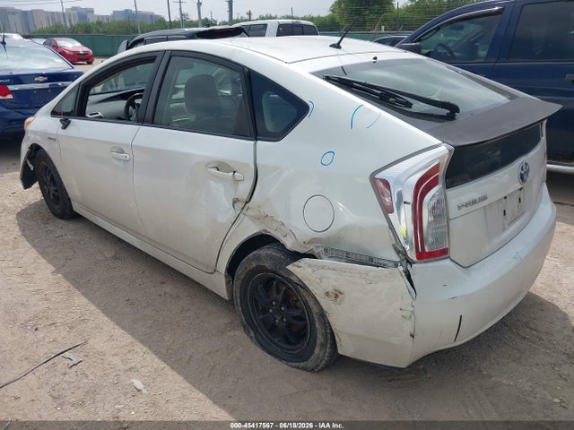 Toyota Prius Two 2014 JTDKN3DU1E1792072 Image 3