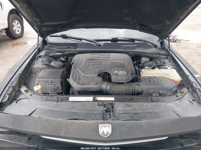 45417573 :رقم المزاد ، 2B3CJ4DG2BH542497 vin ، 2011 Dodge Challenger مزاد بيع