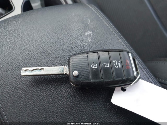KIA Optima S 2018 5XXGT4L34JG206182 Image 11